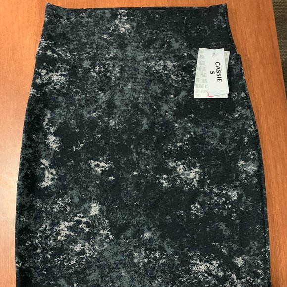 Cassie skirt LulaRoe - Picture 1 of 1
